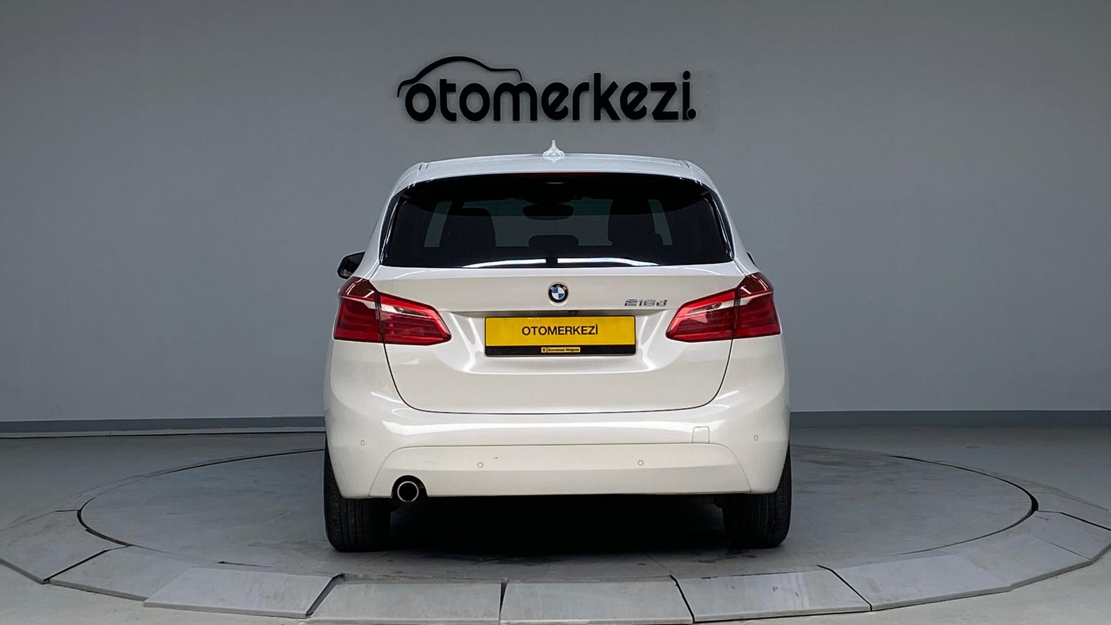 BMW 216d 5